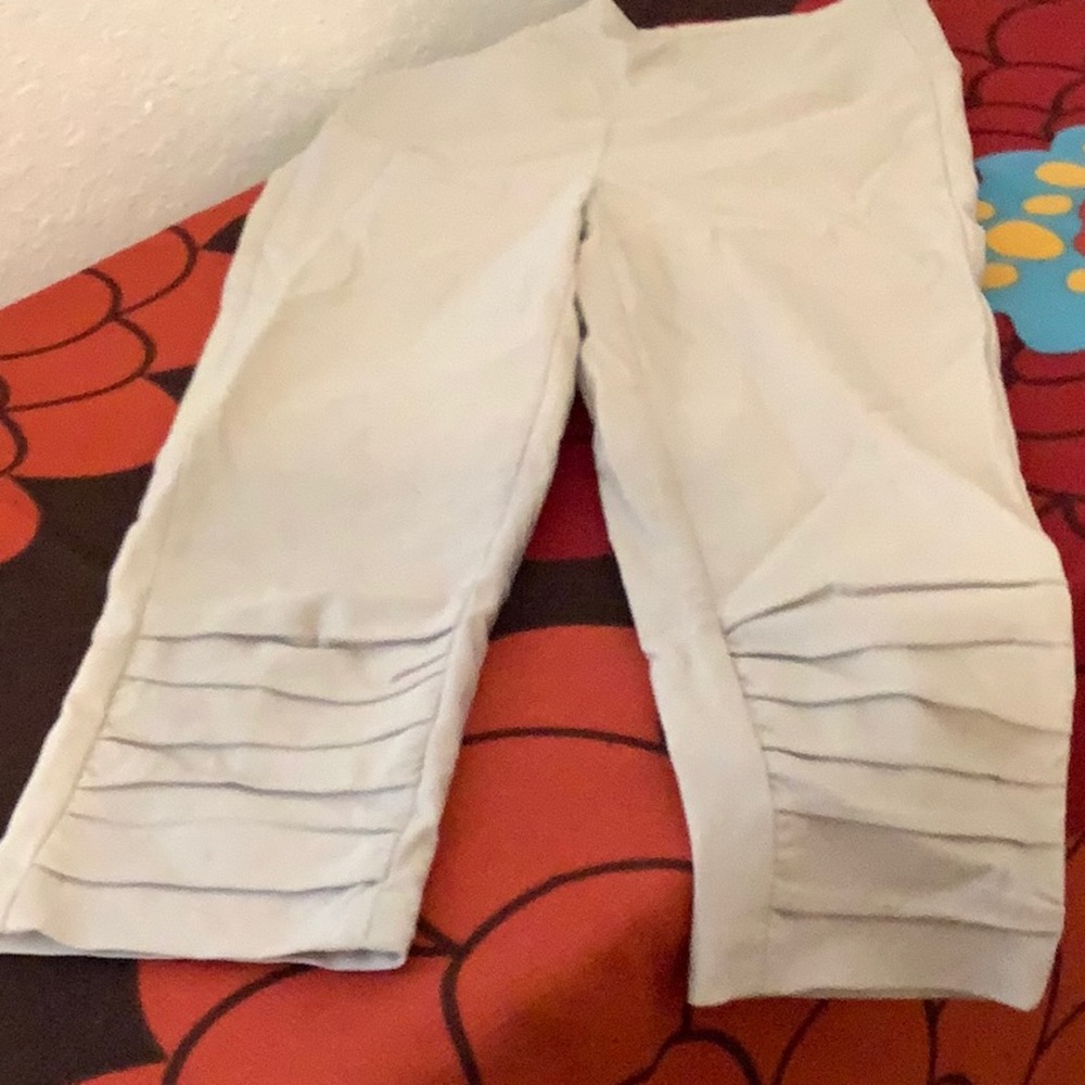 Suzy shirer capris beige super soft spandex xs/to. 330-14